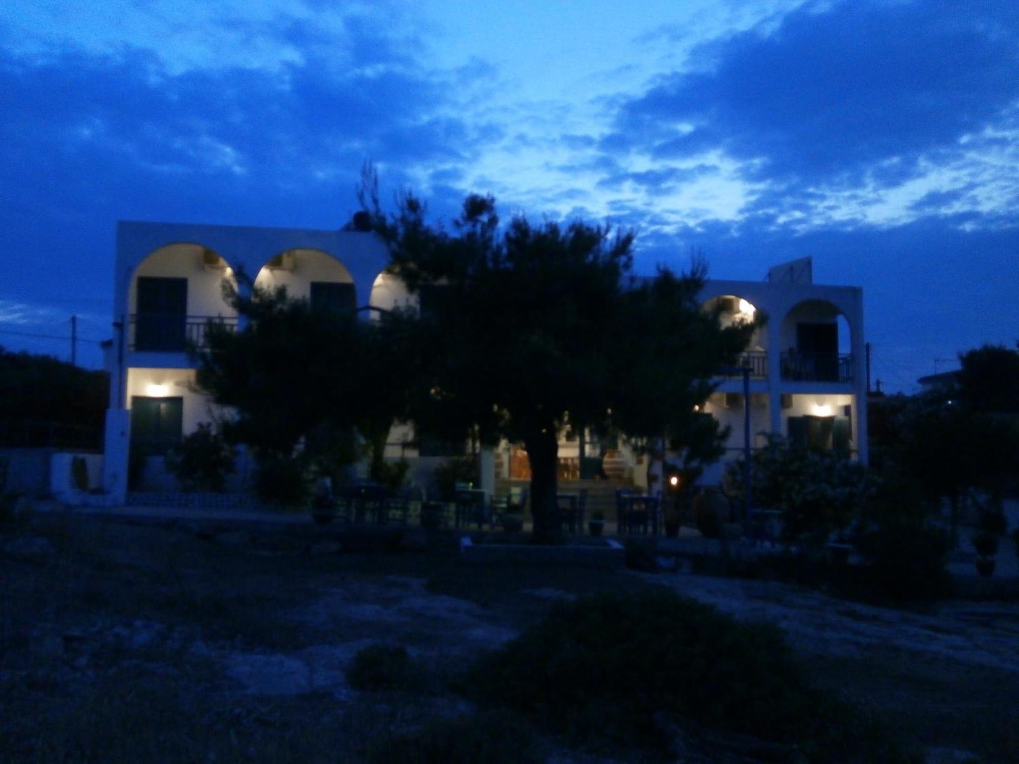Hotel Flisvos Megalochori  Exterior foto